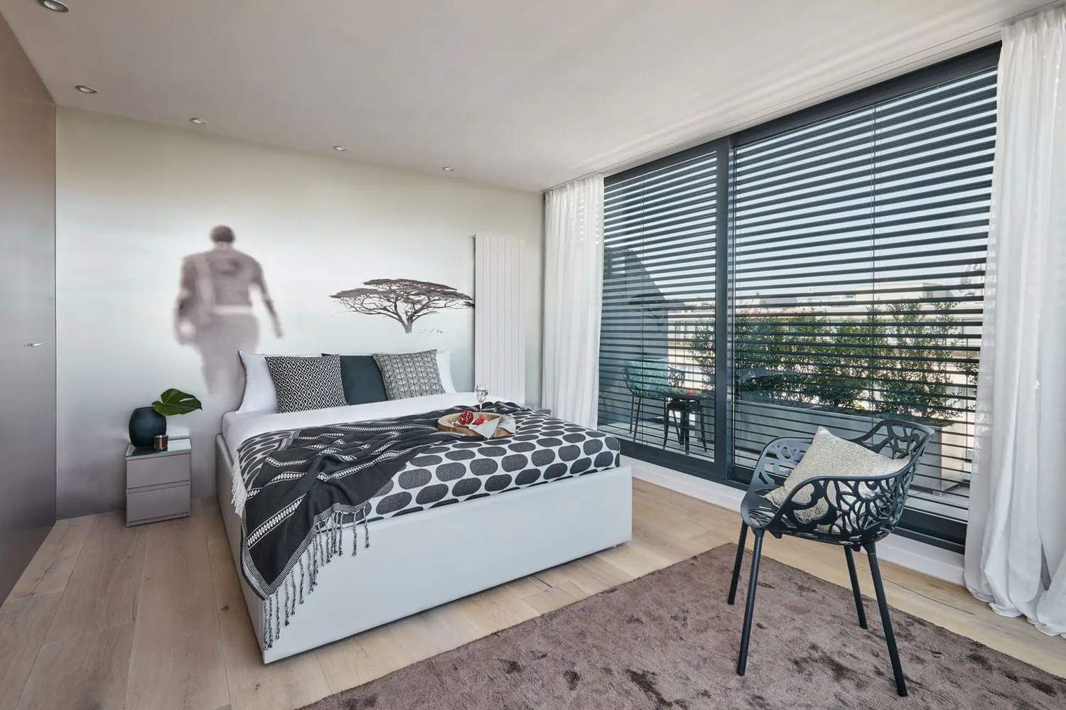 Appartement spacieux 4 pièces (3 chambres) au centre de Genève – GL702