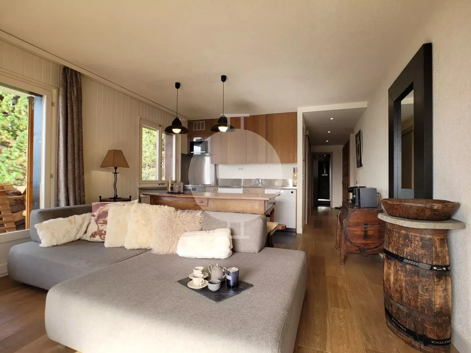 Charming 3.5-room apartment completely renovated with mountain views