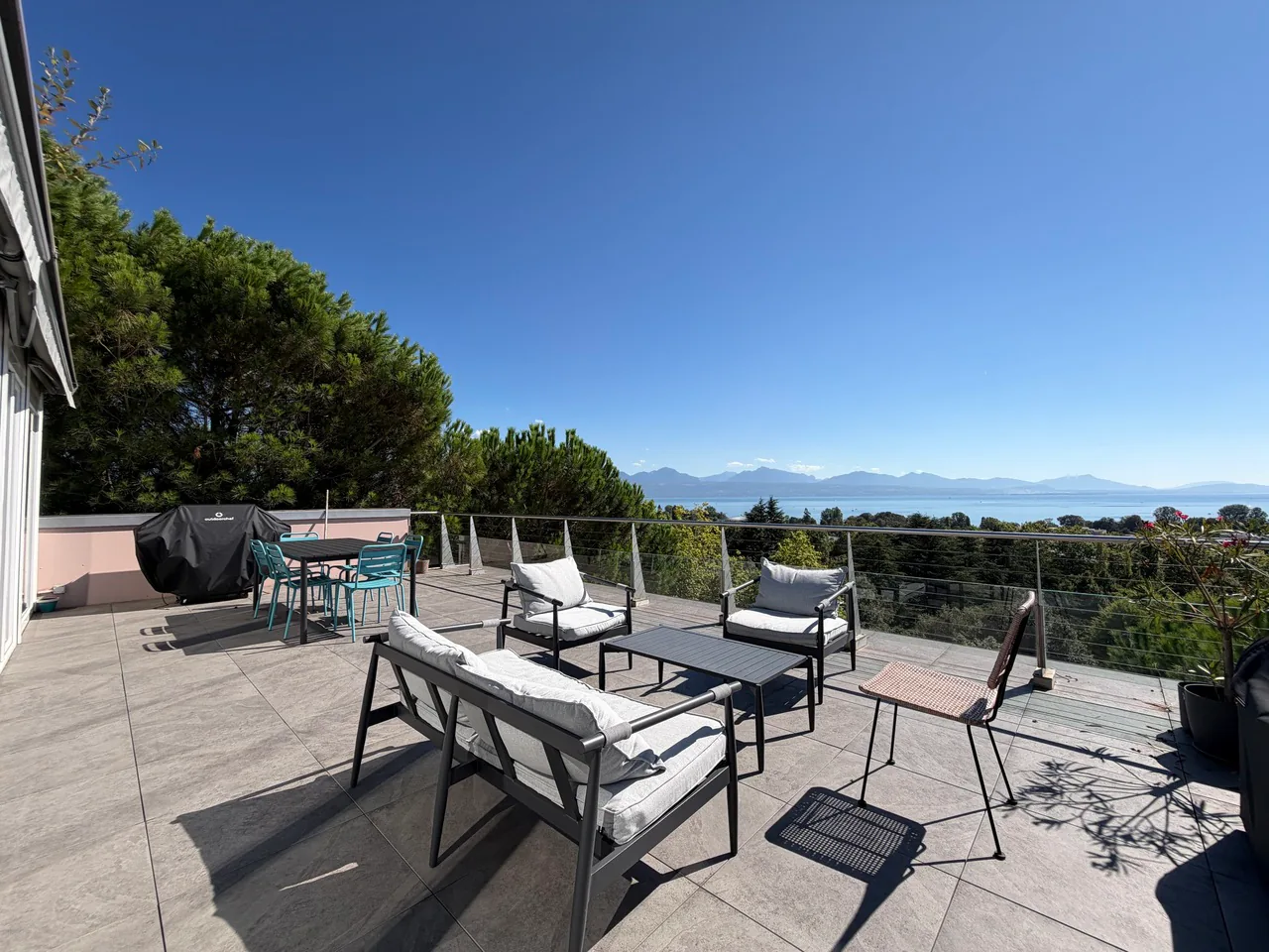 Meraviglioso attico con terrazza di 5.5 locali di circa 175 m2