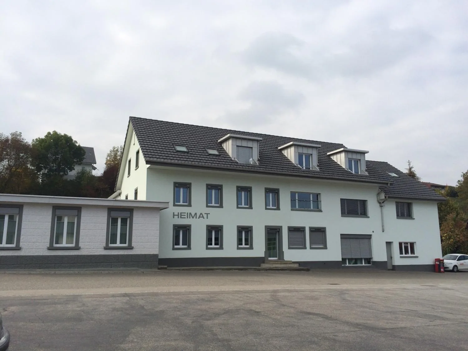 GROSSZÜGIG: Moderne 5.5-Zimmer-Wohnung