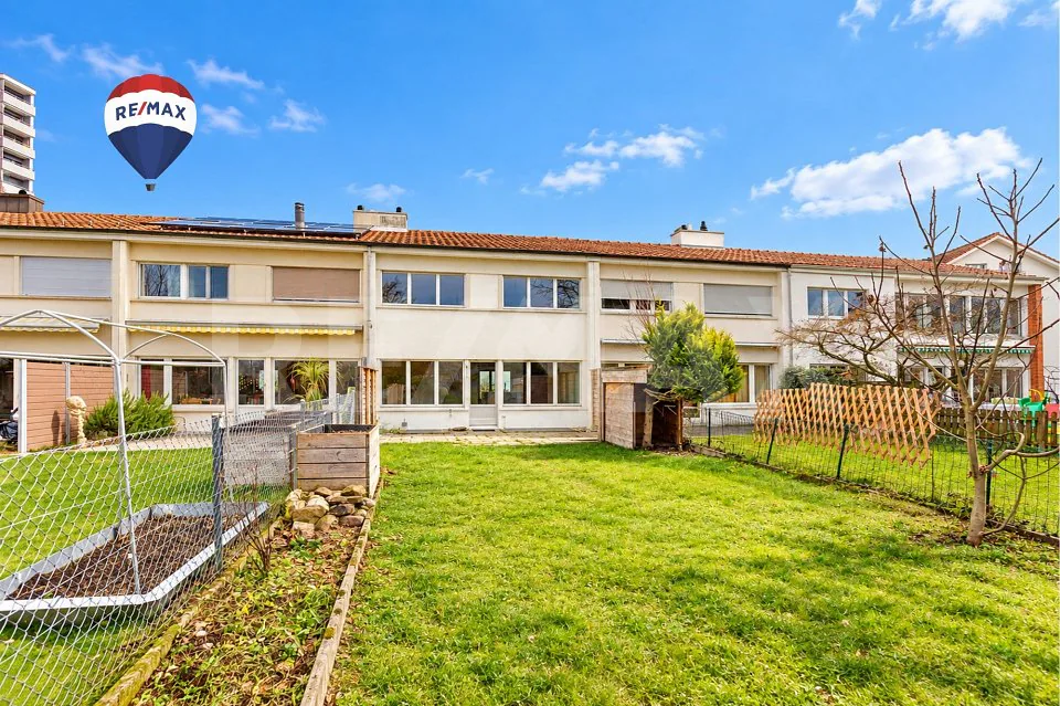 Casa a schiera di 4,5 locali in una zona residenziale tranquilla