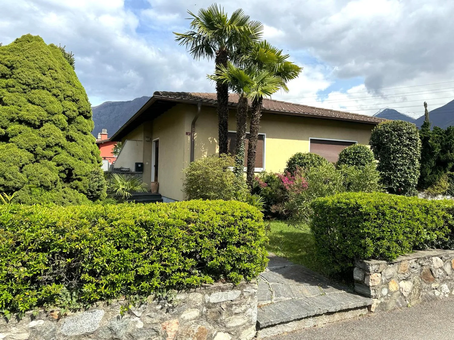 Casa 5.5 locali, ampliabile, zona residenziale