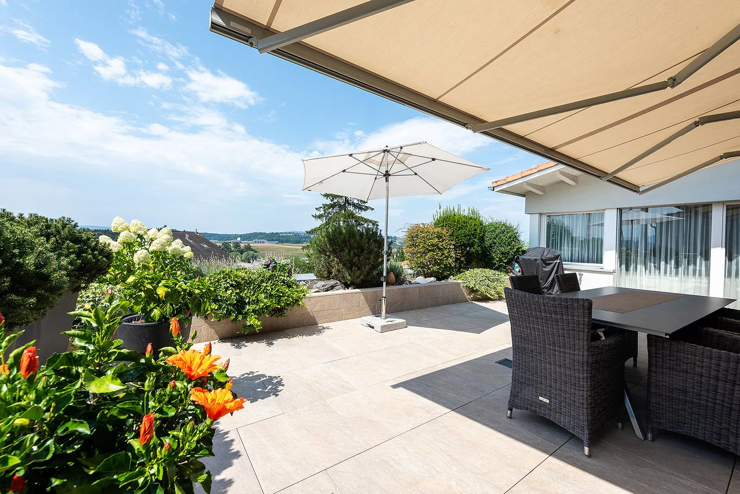 5.5-room terrace apartment with 44 m² panoramic terrace