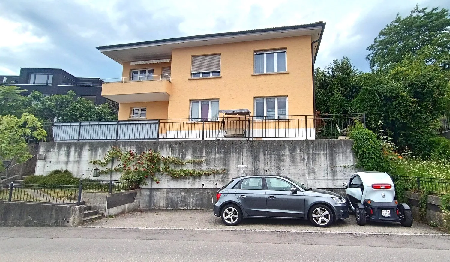 Schöne Villa mit 2 Wohnungen und Erweiterungspotenzial