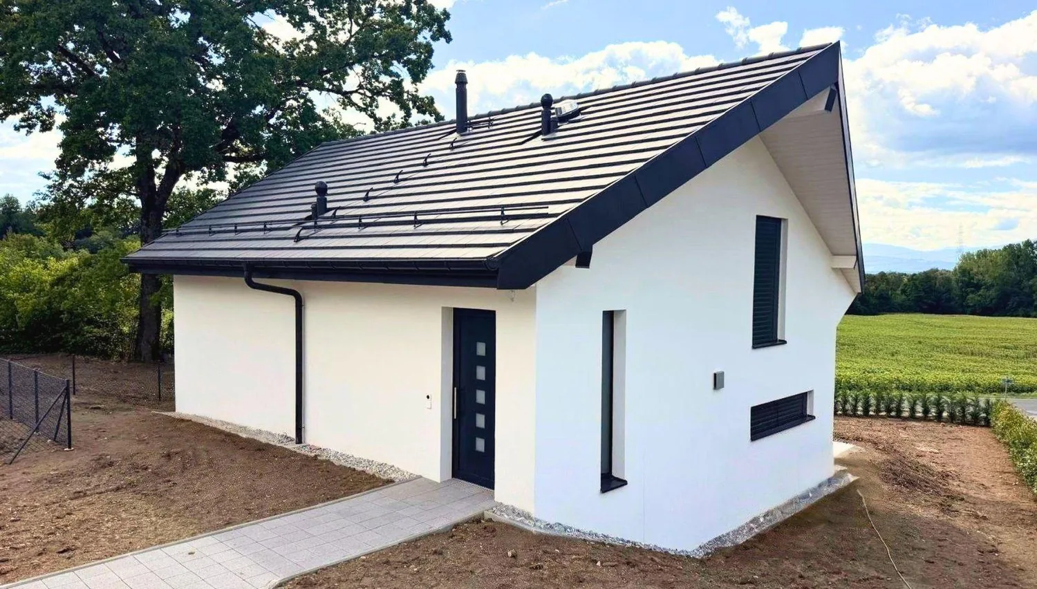 Zu vermieten - Neue Familienvilla mit Terrasse und Garten