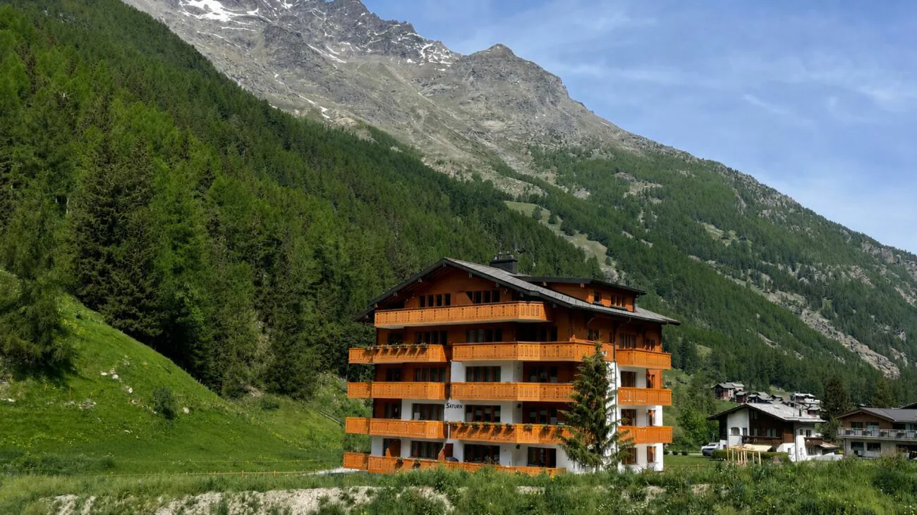 Appartamento moderno di 4,5 locali con vista libera. 3° piano sud-est con sole del mattino e del pomeriggio.