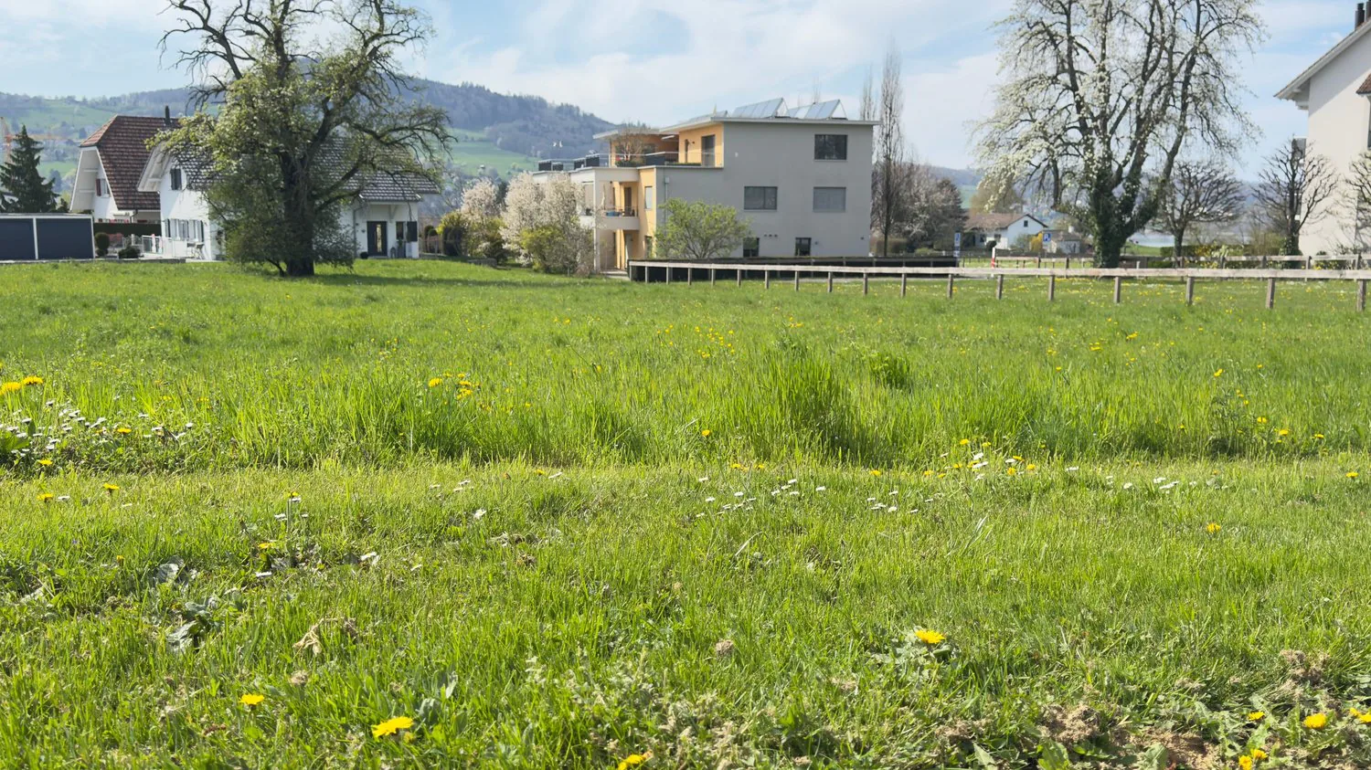 Flat, developed building plot for sale in Bettlach