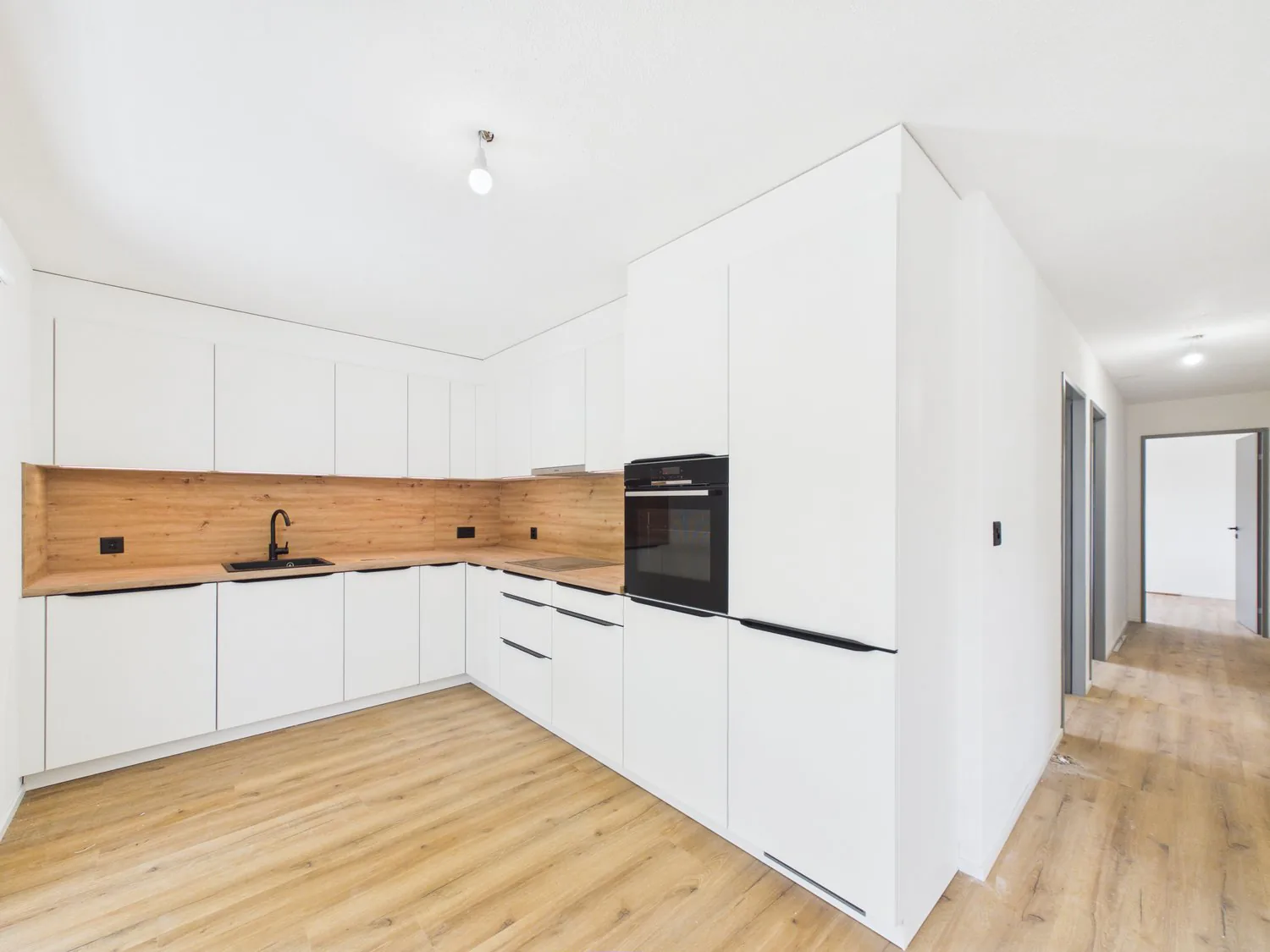 Magnificent 4.5-Zimmer-Wohnung renoviert mit modernem Innenraum