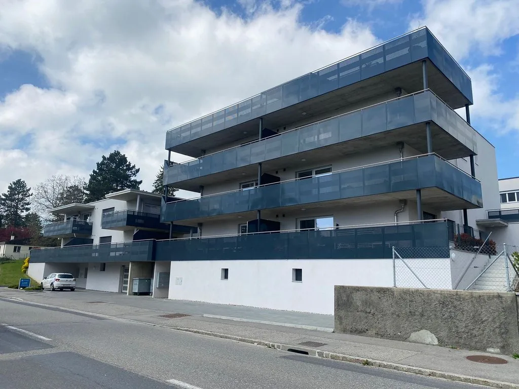 ROMONT - Parcheggio interno