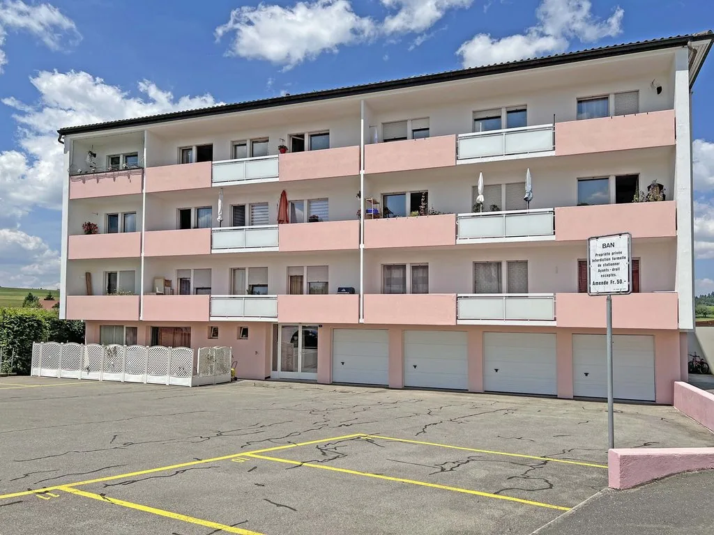 Zweieinhalb-Zimmer-Wohnung im ersten Stock