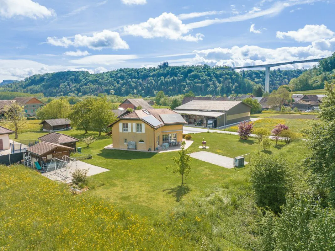 Beautiful individual villa with a large plot