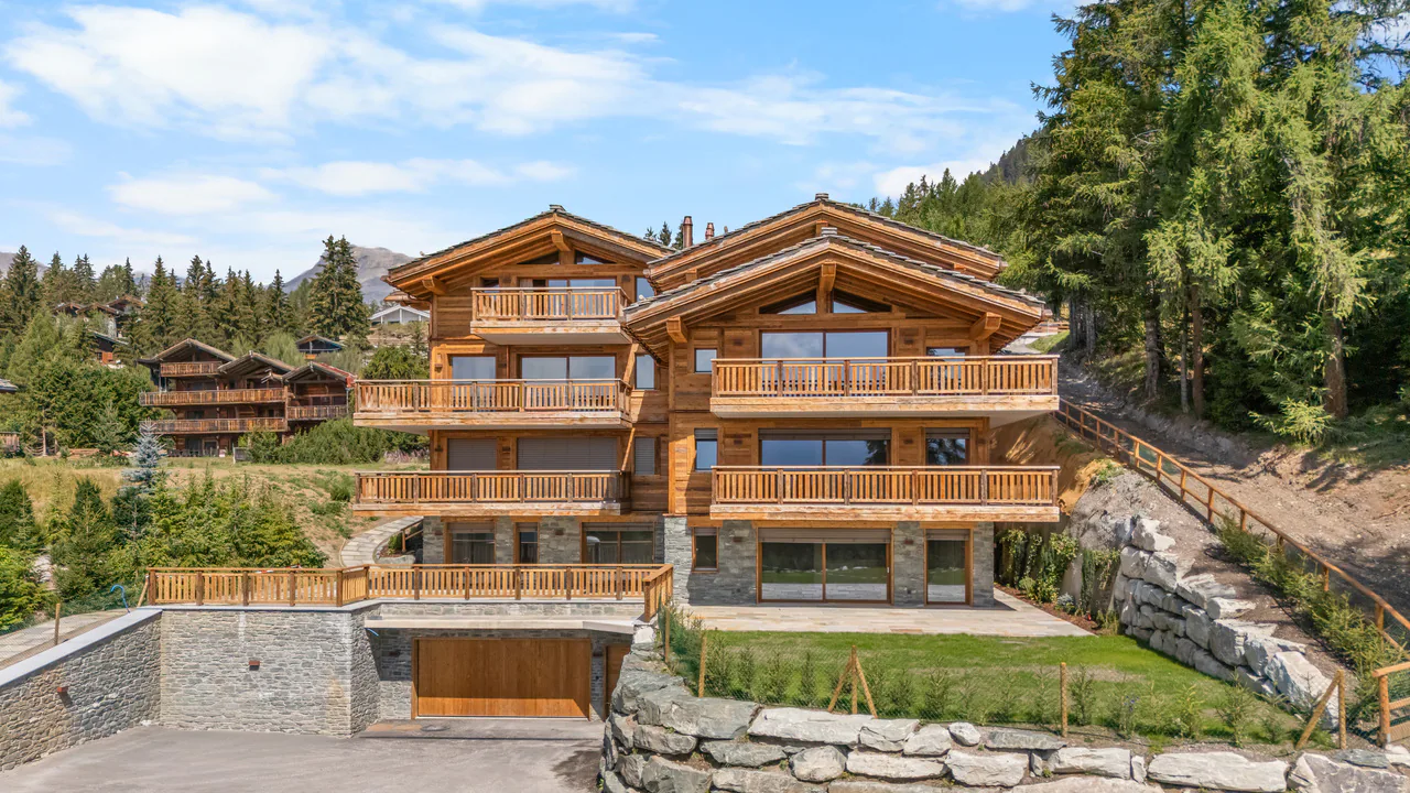 Résidence principale exclusive à Plans-Mayens | Vue & ski-in / Ski-out