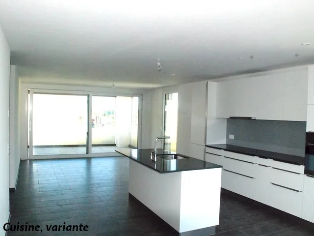 Appartamento 4,5 locali, traversante, al 2° piano con balconi