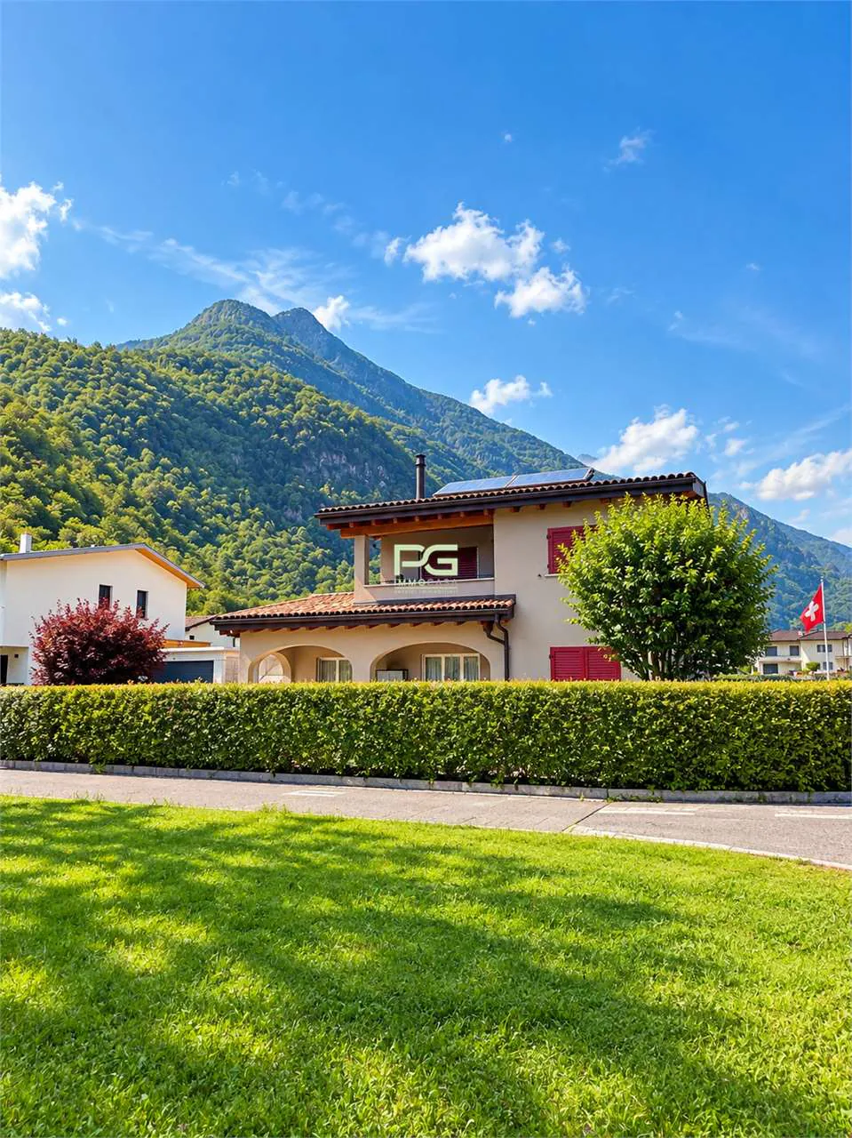 Single-family house with garden