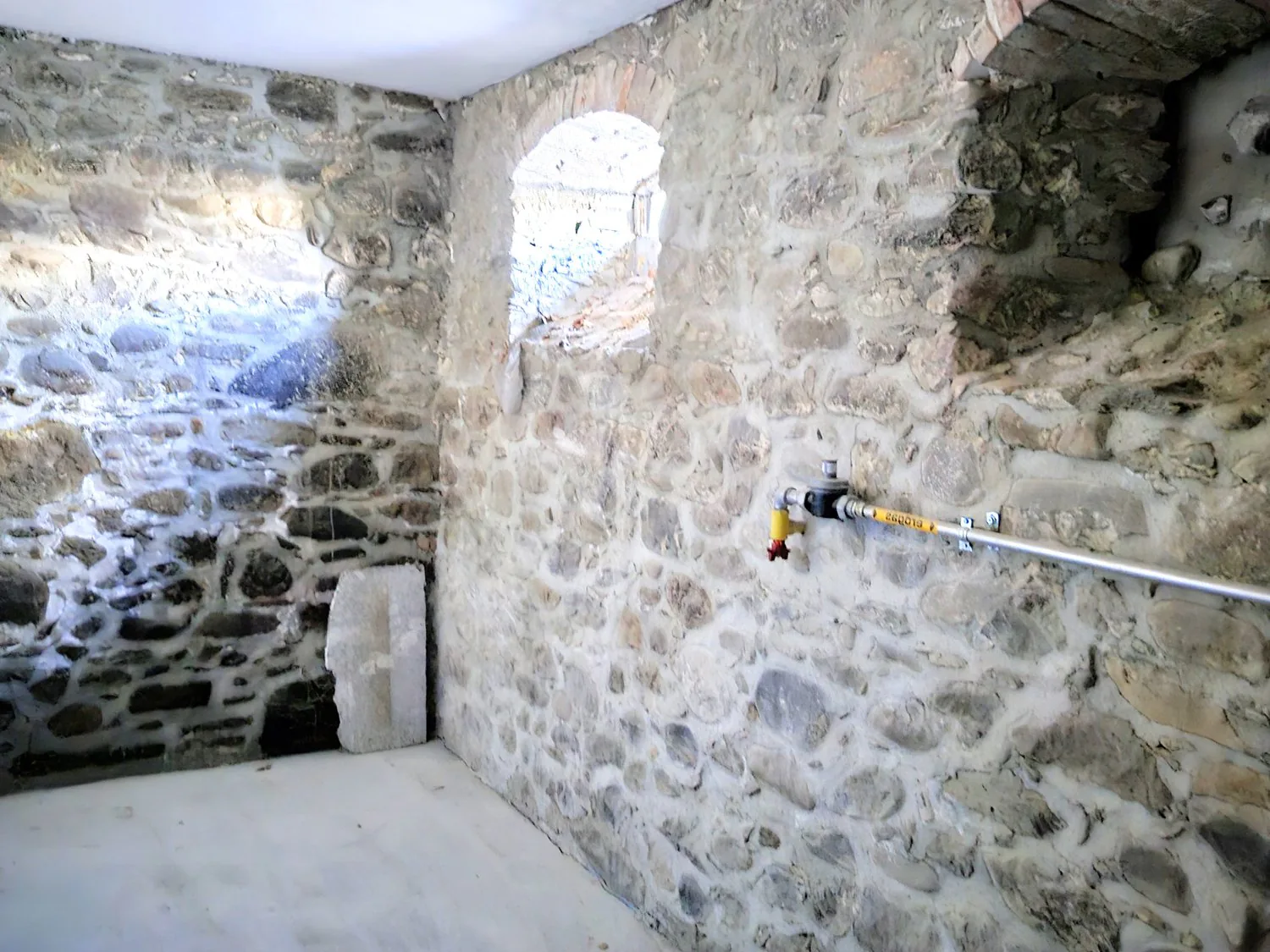 mehrere freie Lagerräume