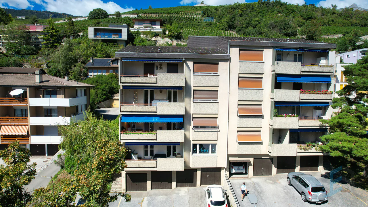 A LOUER Spacieux appartement rénové de 4 ½ pièces avec grand balcon