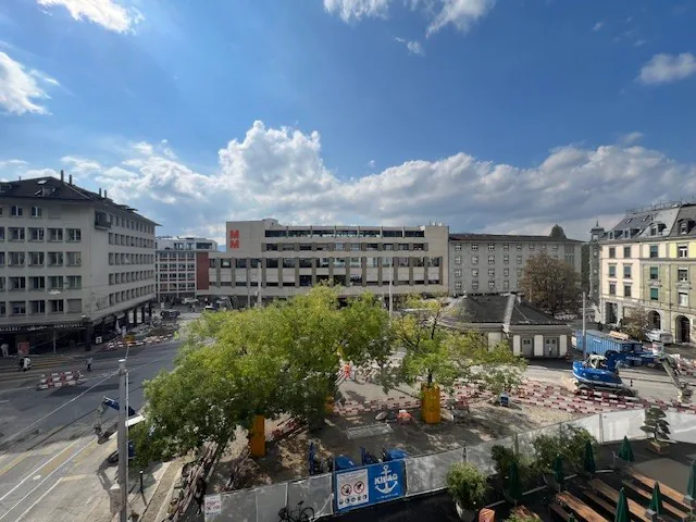Espaces de bureau modernes et prêts à être occupés au Kreuzplatz - avec des places de parking