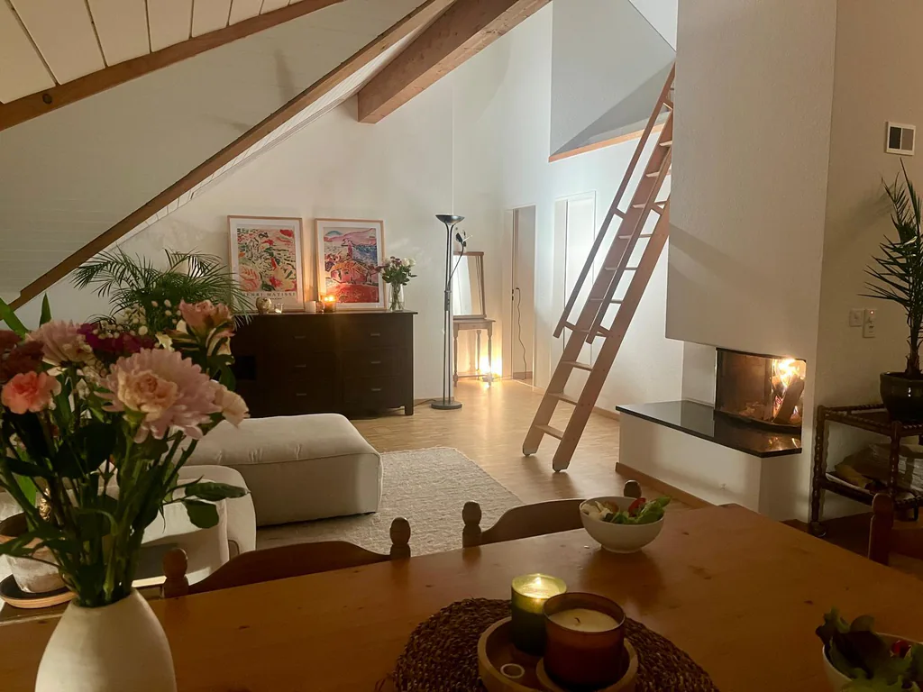 Grosse & gemütliche 3.5-Zimmer-Dachwohnung mit Charme