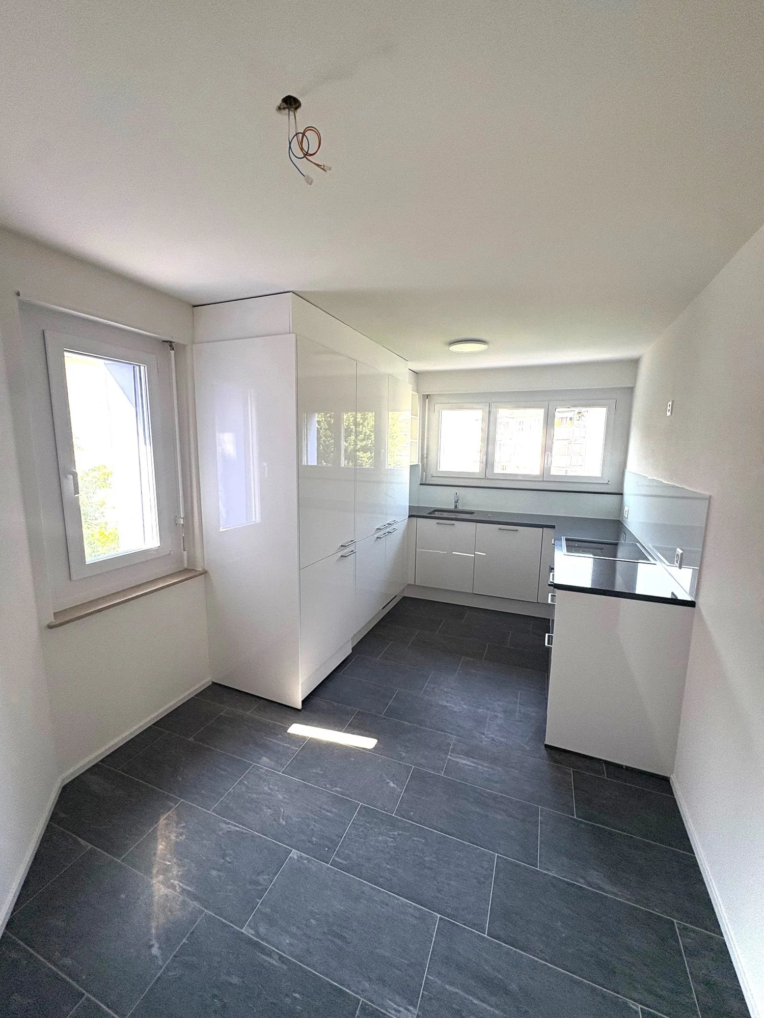 Erstvermietung von mehreren totalsanierten 4.5-Zimmer-Wohnungen an zentraler Lage in Dietikon