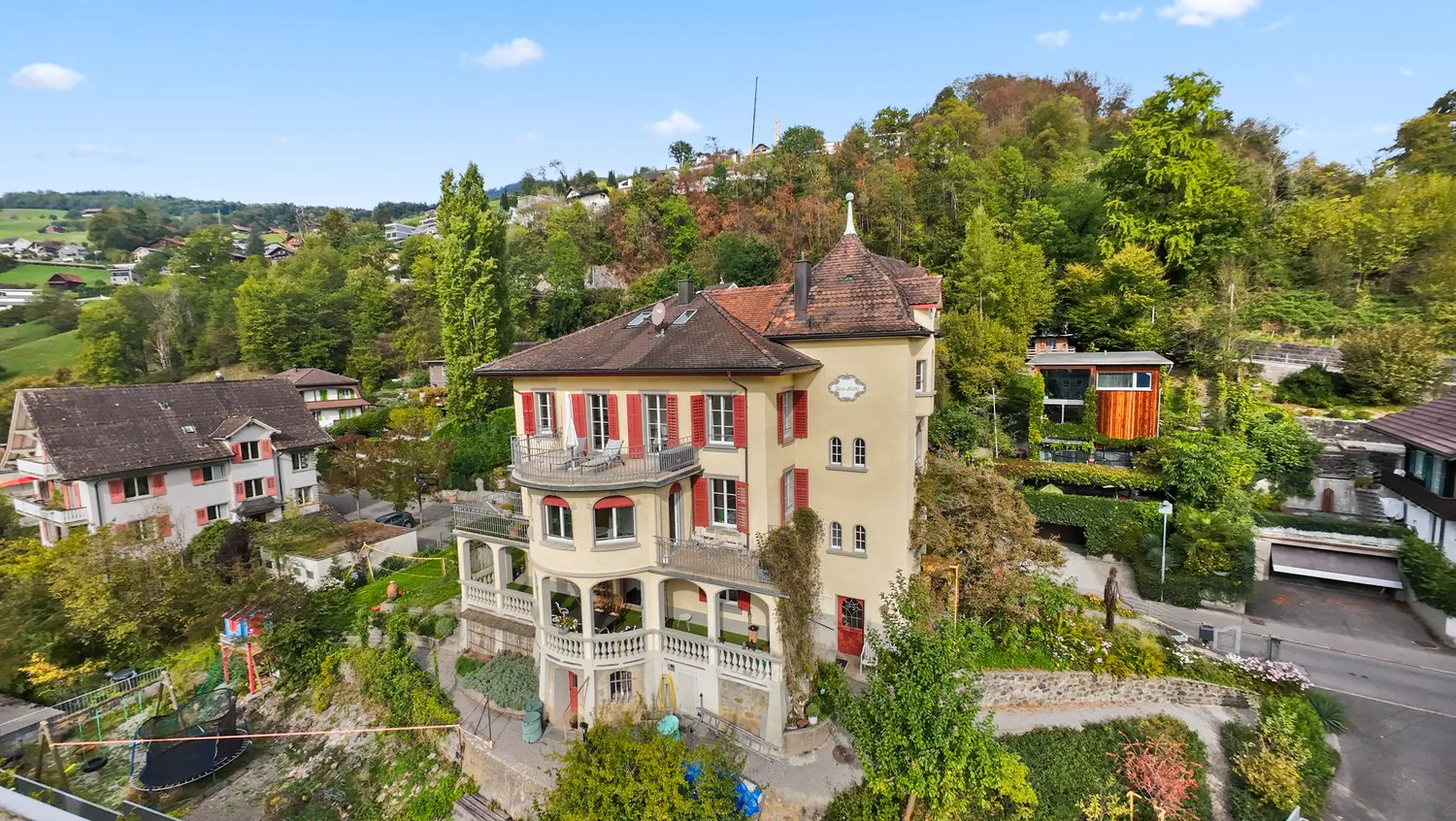 Vivre avec l'histoire – villa élégante au cœur de Sarnen