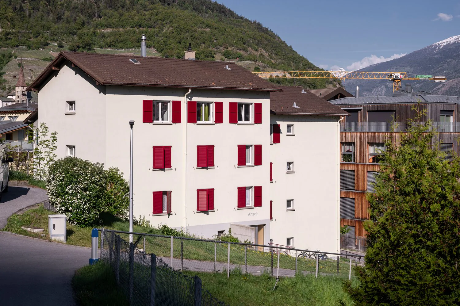 Chambre en colocation avec balcon privé incl. meubles, électricité et internet - au cœur de Visp