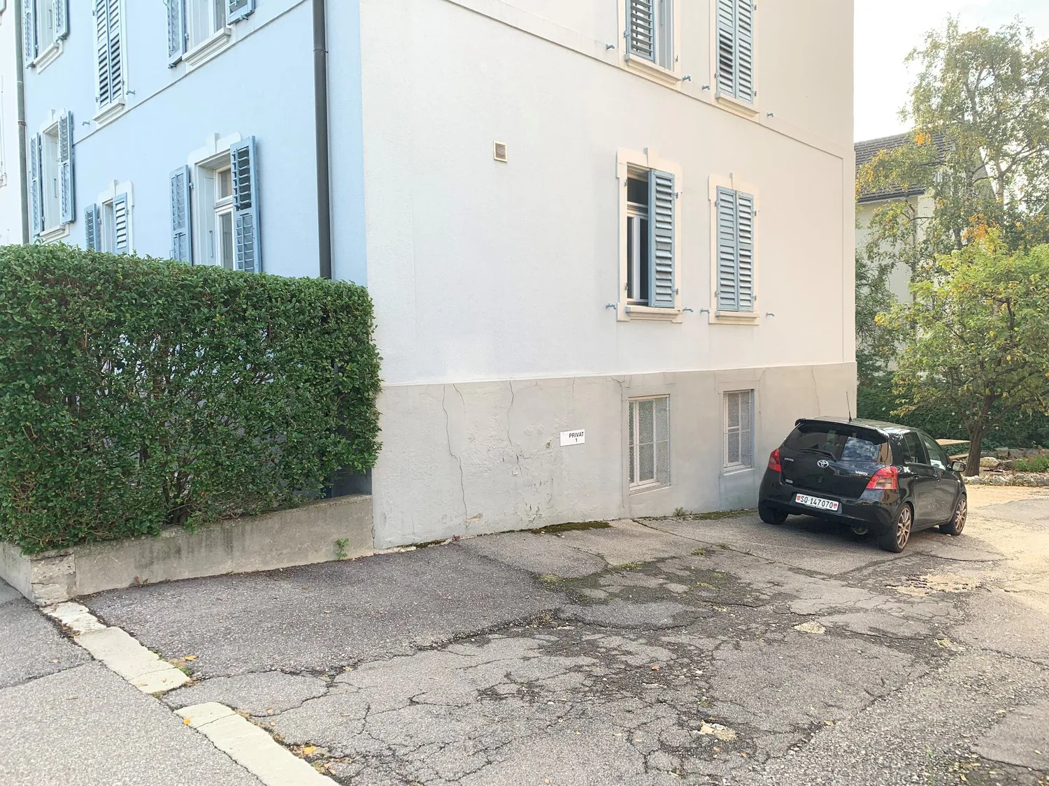 Outdoor parking space for rent