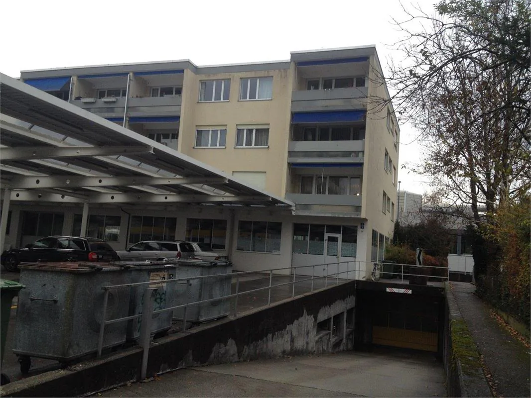 Einstellhallenplätze zu vermieten! / Places de parking à louer!
