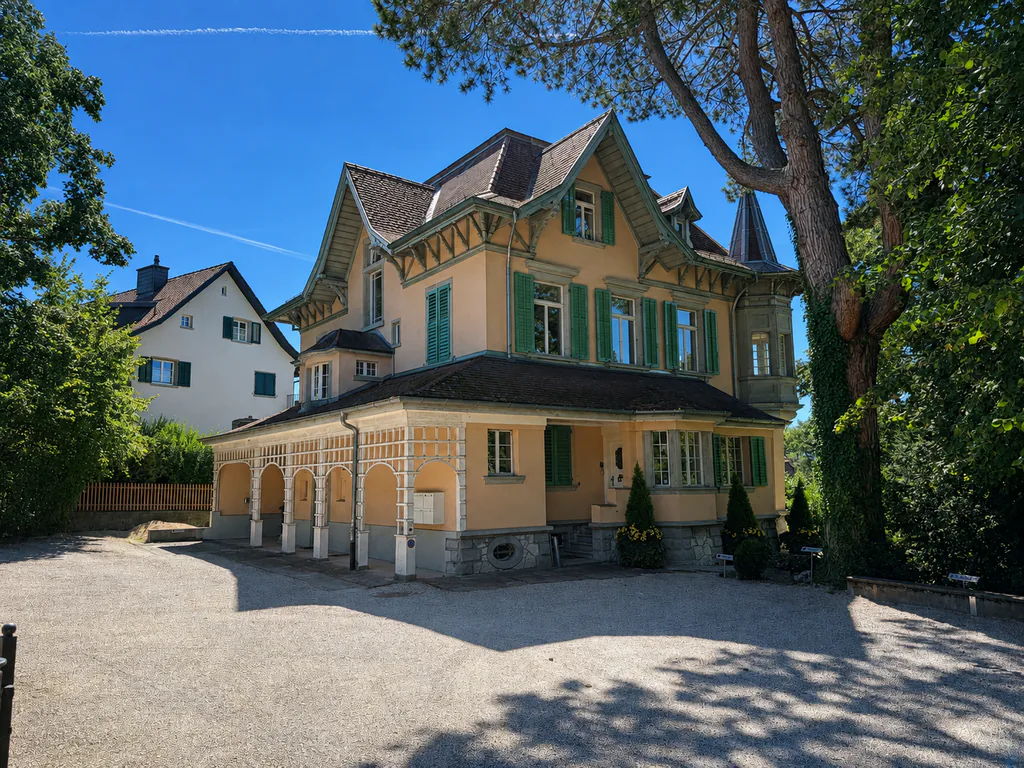 Uffici eleganti in una villa di carattere nel cuore di Zollikon