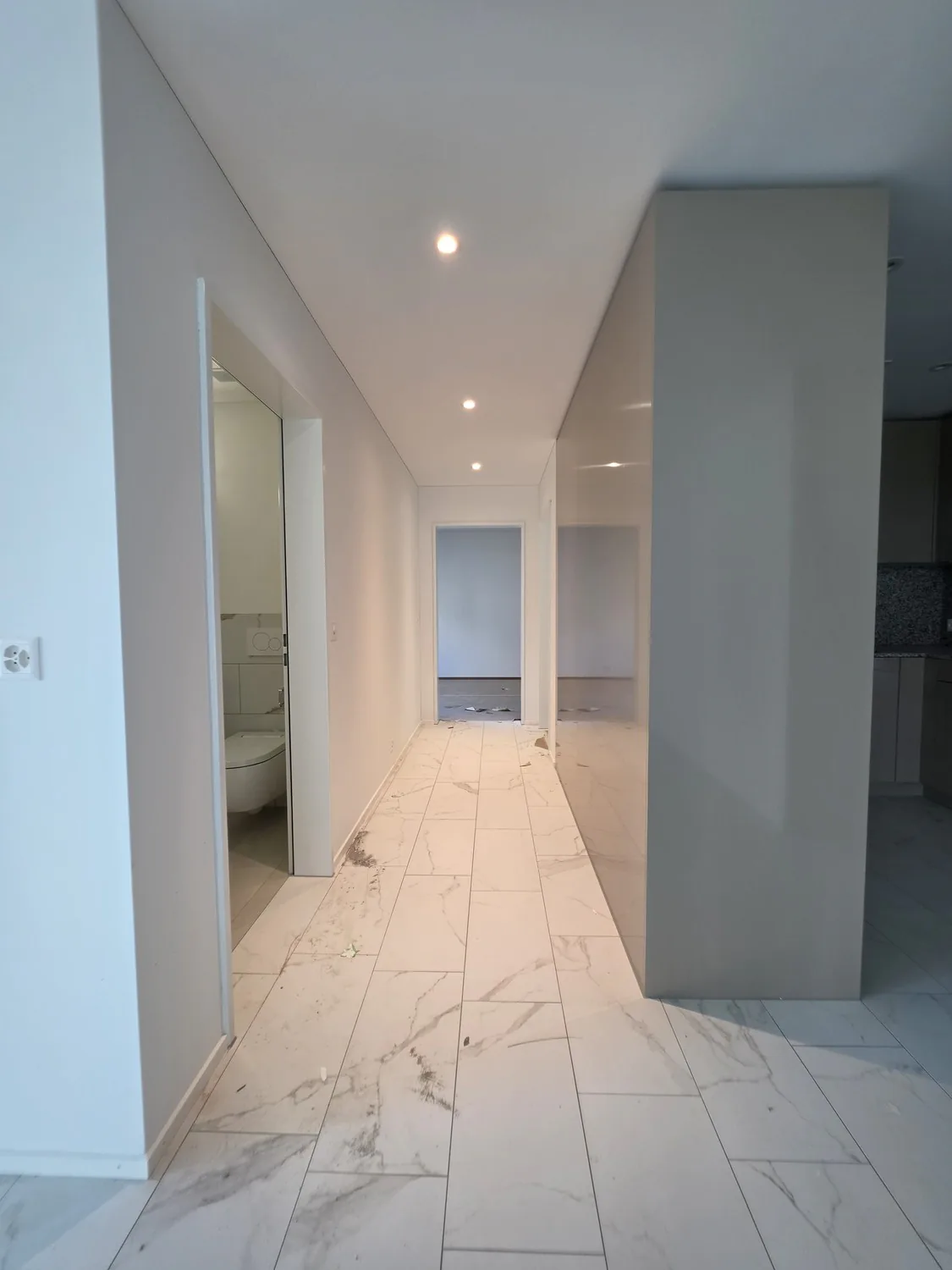 Erstvermietung im HIGH FIVE 4.5-Zimmer-Wohnung mit Wintergarten & Balkon