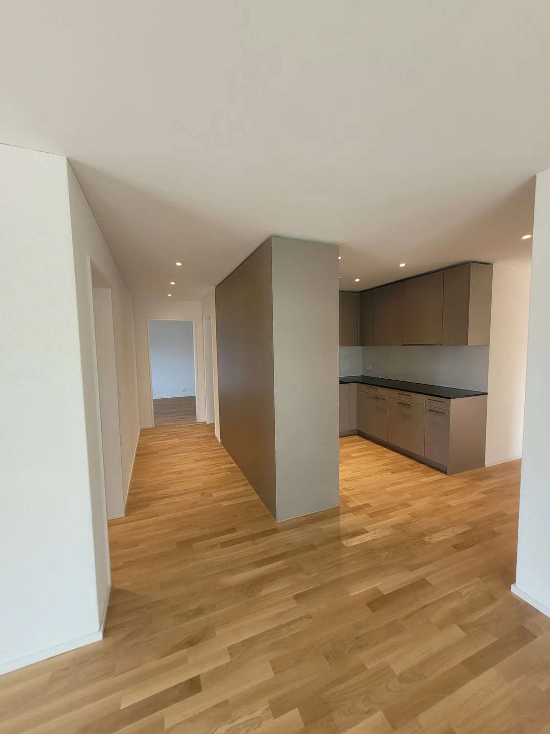 Erstbezug im HIGH FIVE Grosszügige 4.5-Zimmerwohnung mit Wintergarten & Balkon