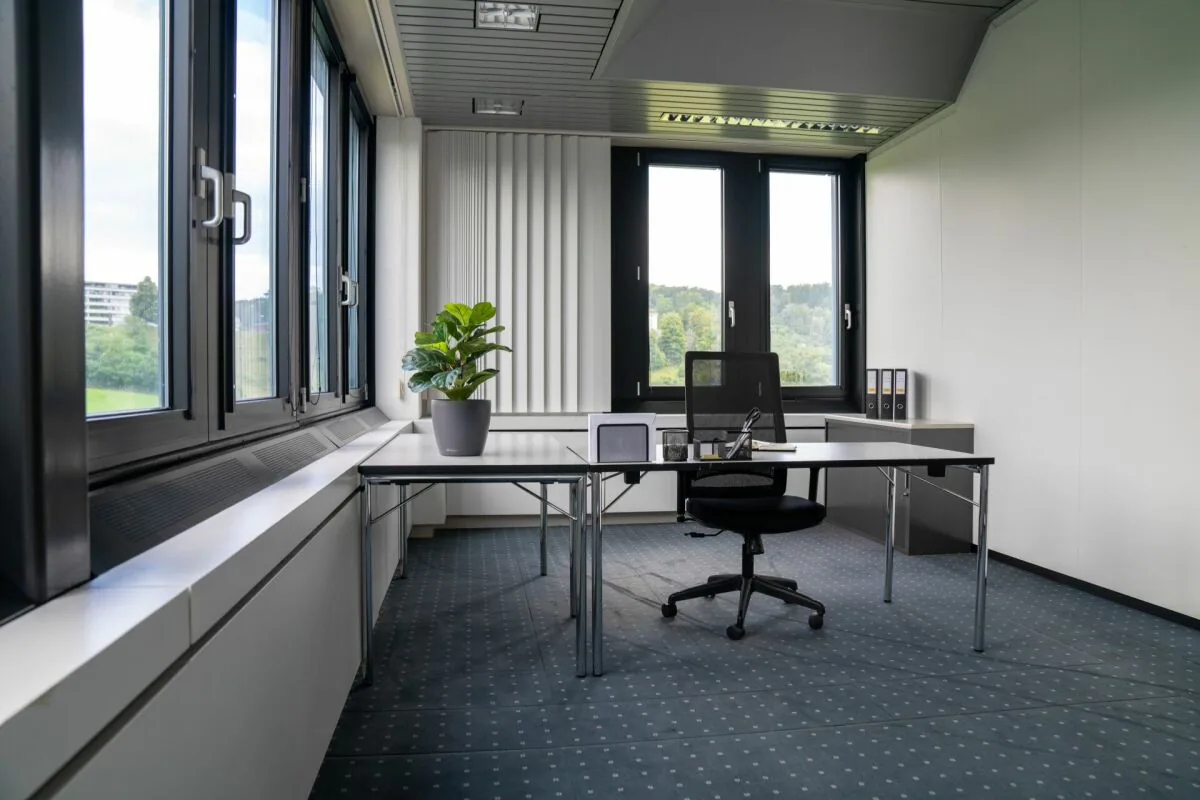 Ampio spazio ufficio con 912 m2 a Lucerna