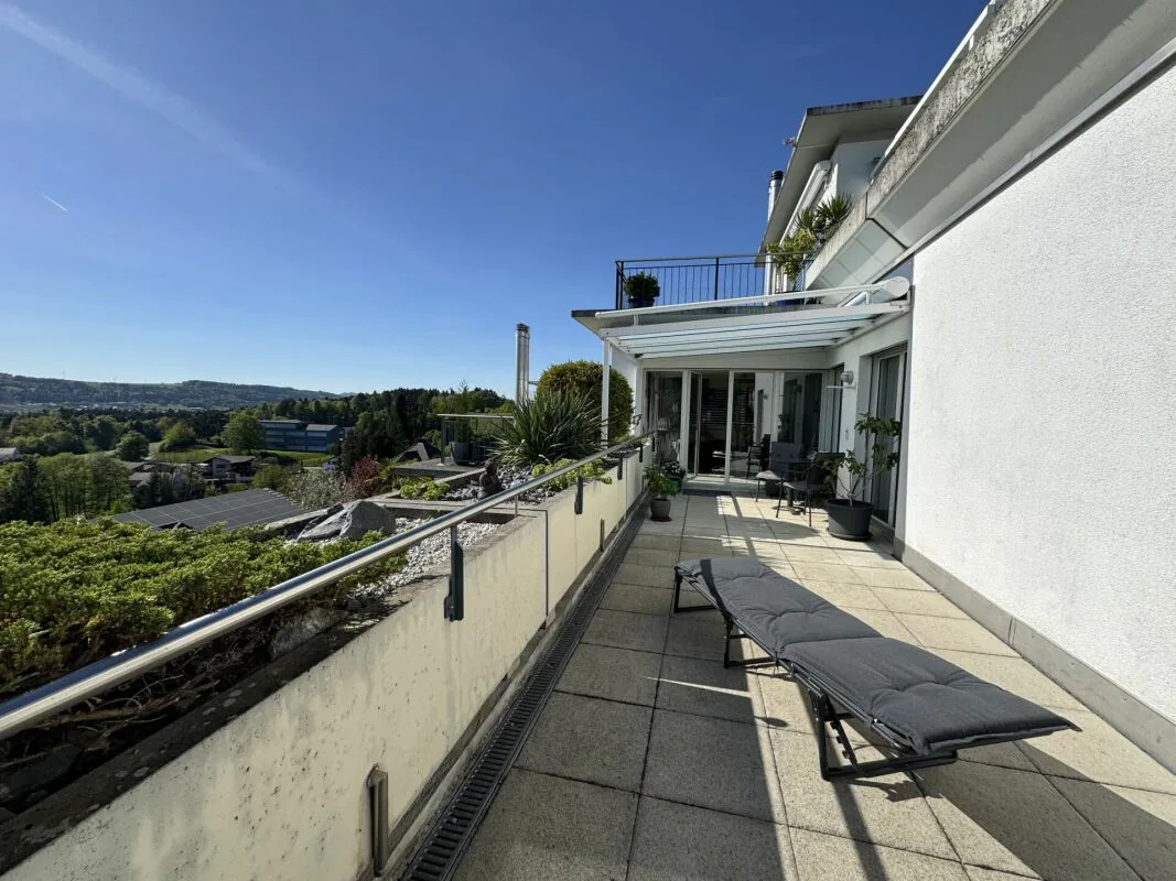 Apartment with impressive panoramic view including two parking spaces