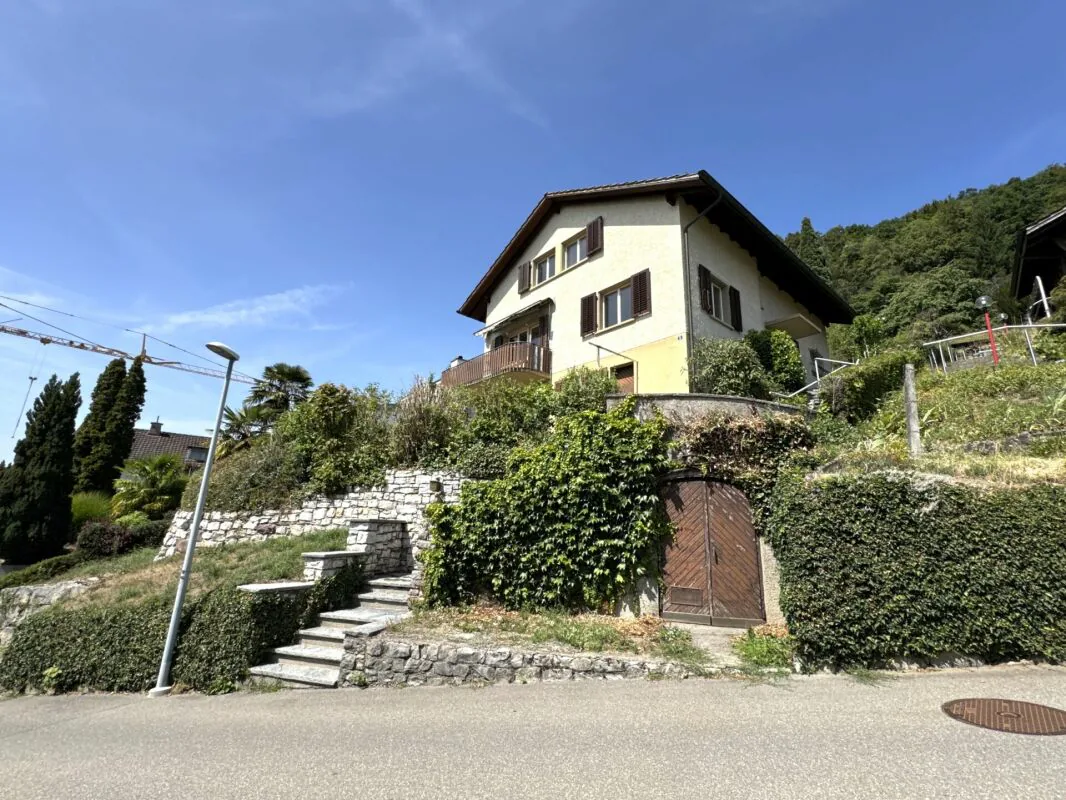 Building land/single-family house in a beautifully sunny location with a great view