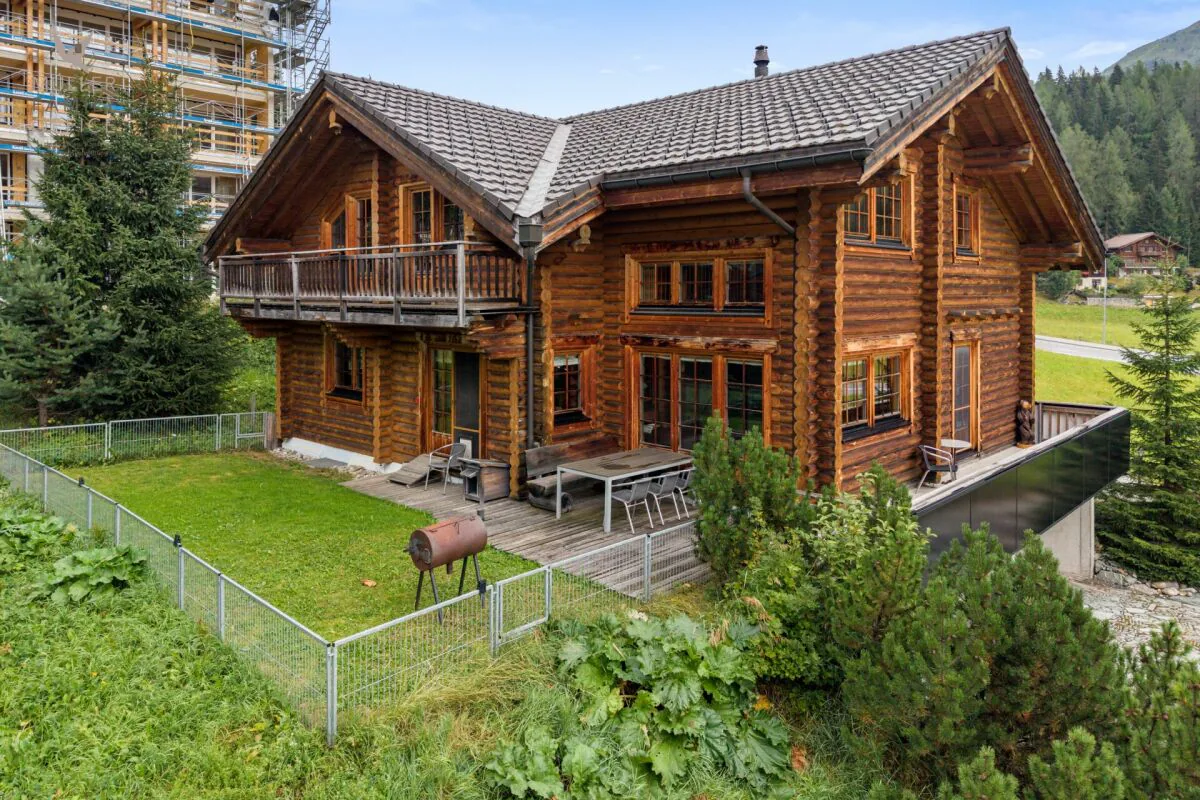 Casa in legno esclusiva con fascino alpino inconfondibile