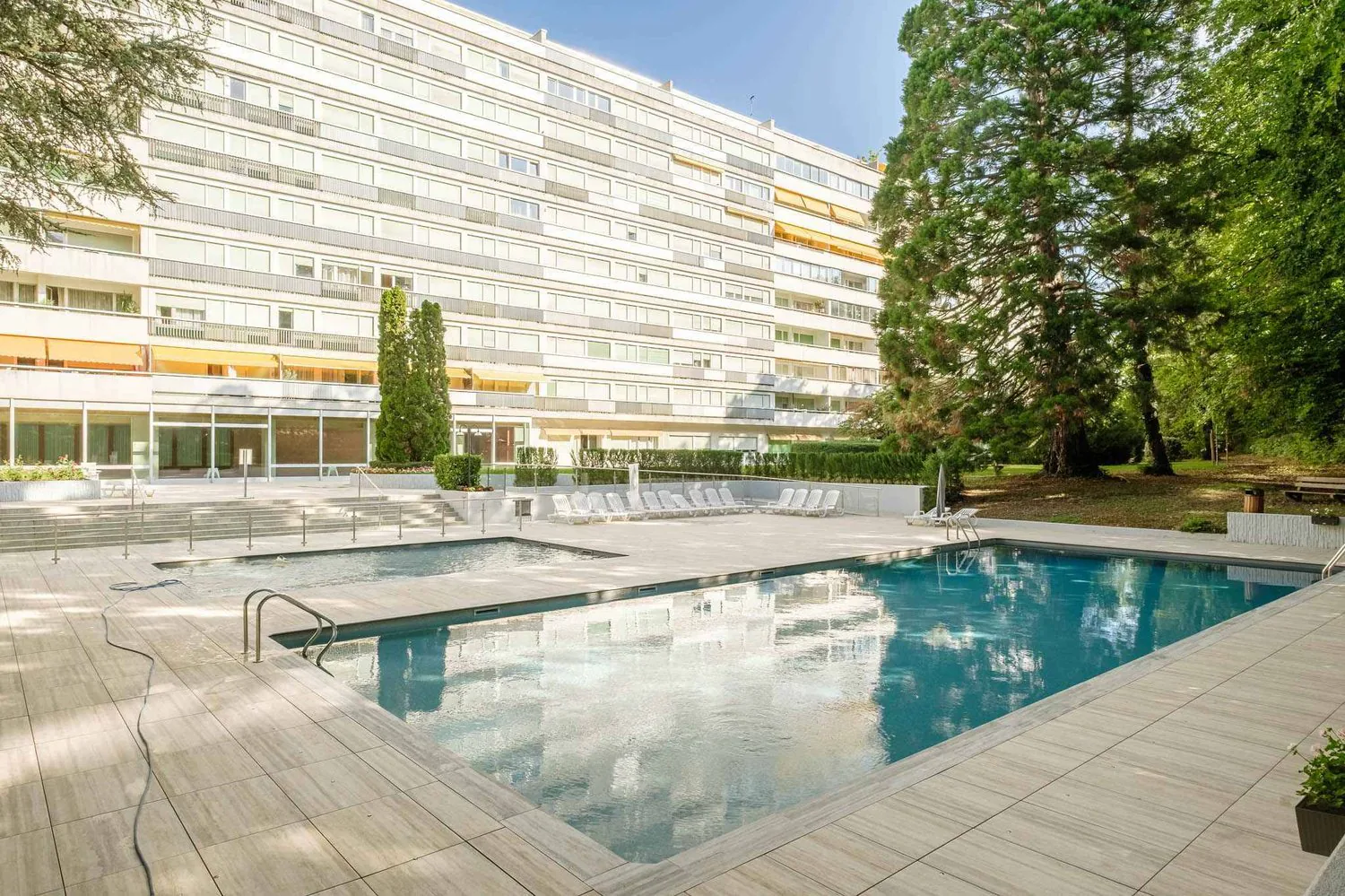 Bel appartement traversant de 4 pièces situé à la Gradelle