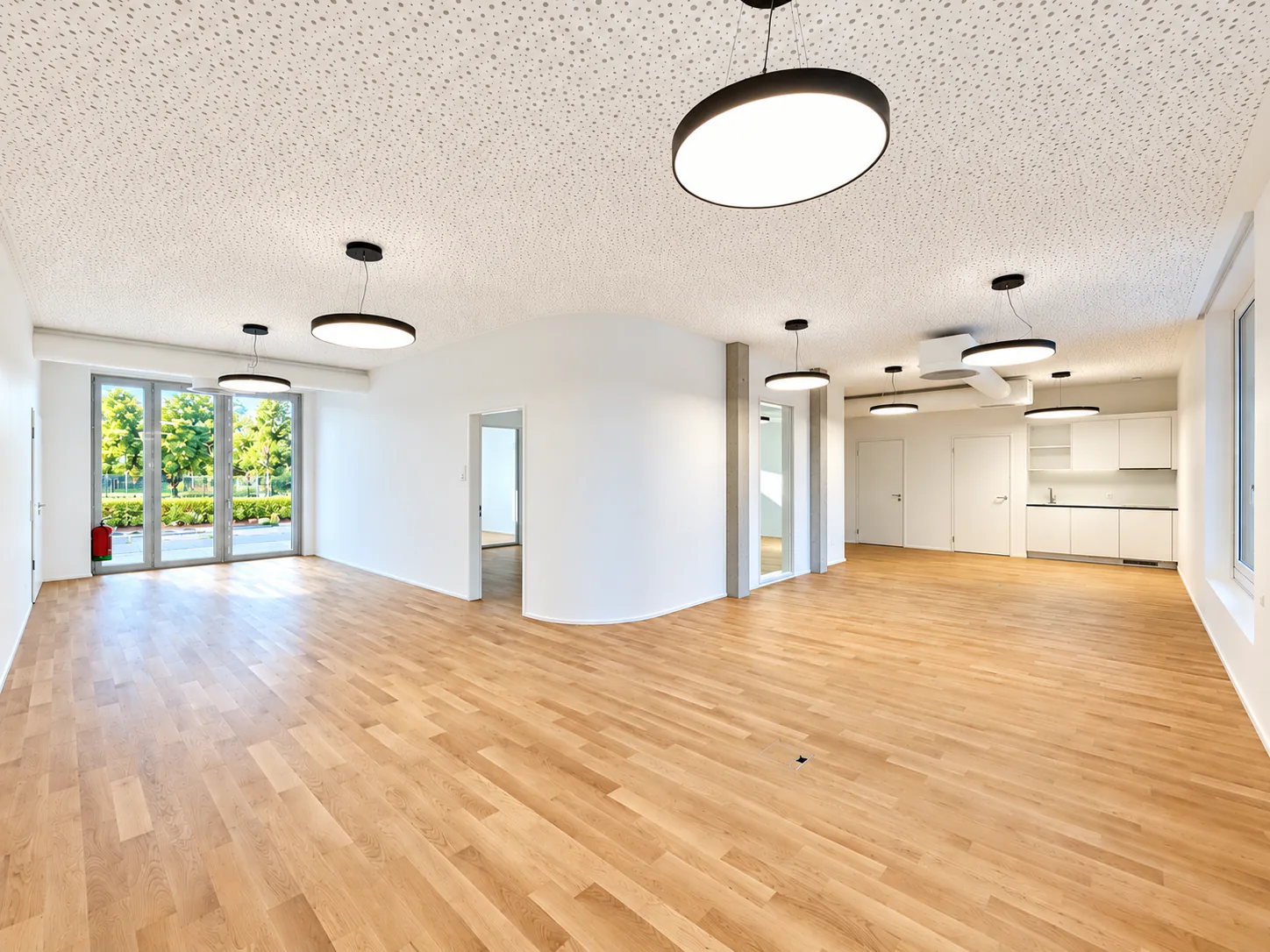 Ausgebaute Gewerbe-/Bürofläche mit Top-Anbindung