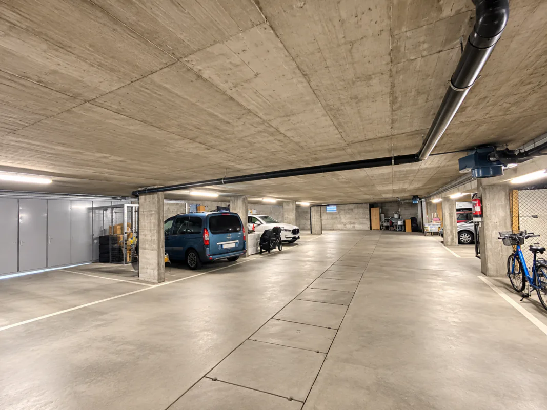 Place de parking en garage souterrain à louer