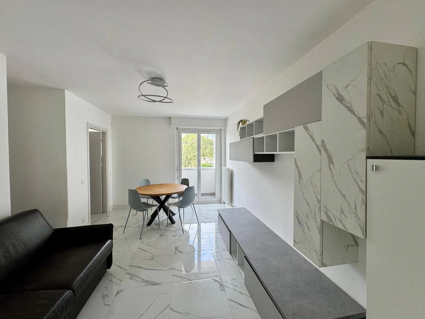 Lamone – 2.5-Zimmer-Wohnung möbliert