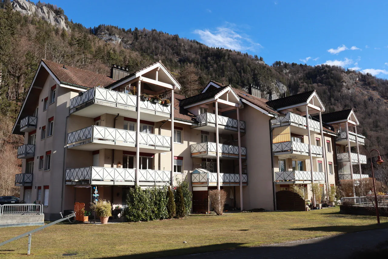 Appartamento attraente con terrazza e posto auto a Meiringen!