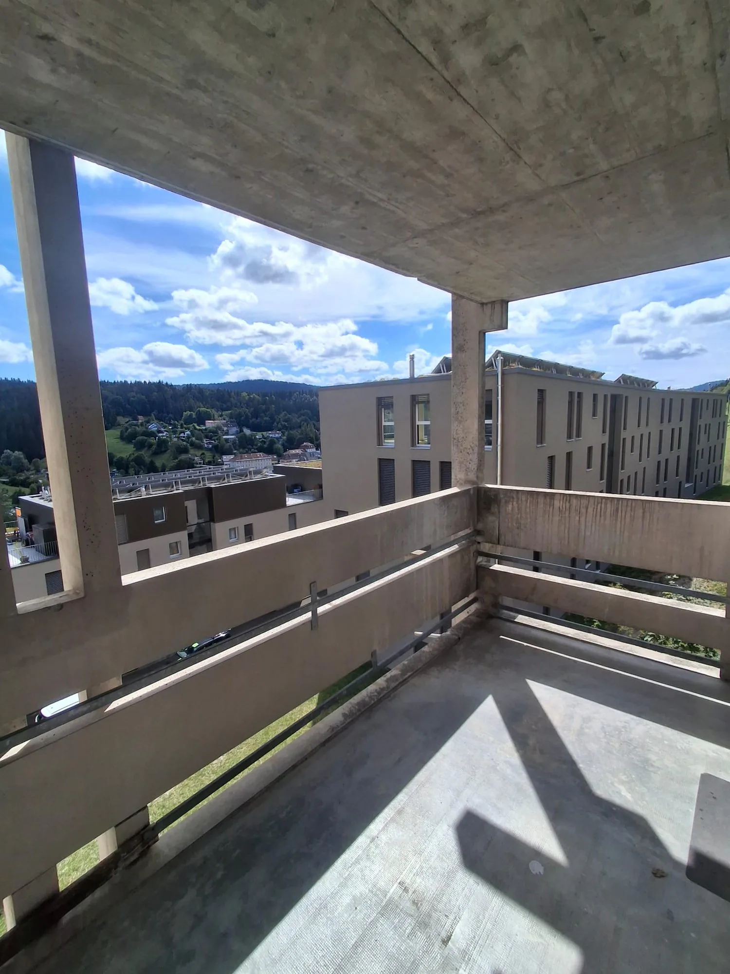 Wohnung 3.5 Zimmer hell mit Balkon in Le Locle