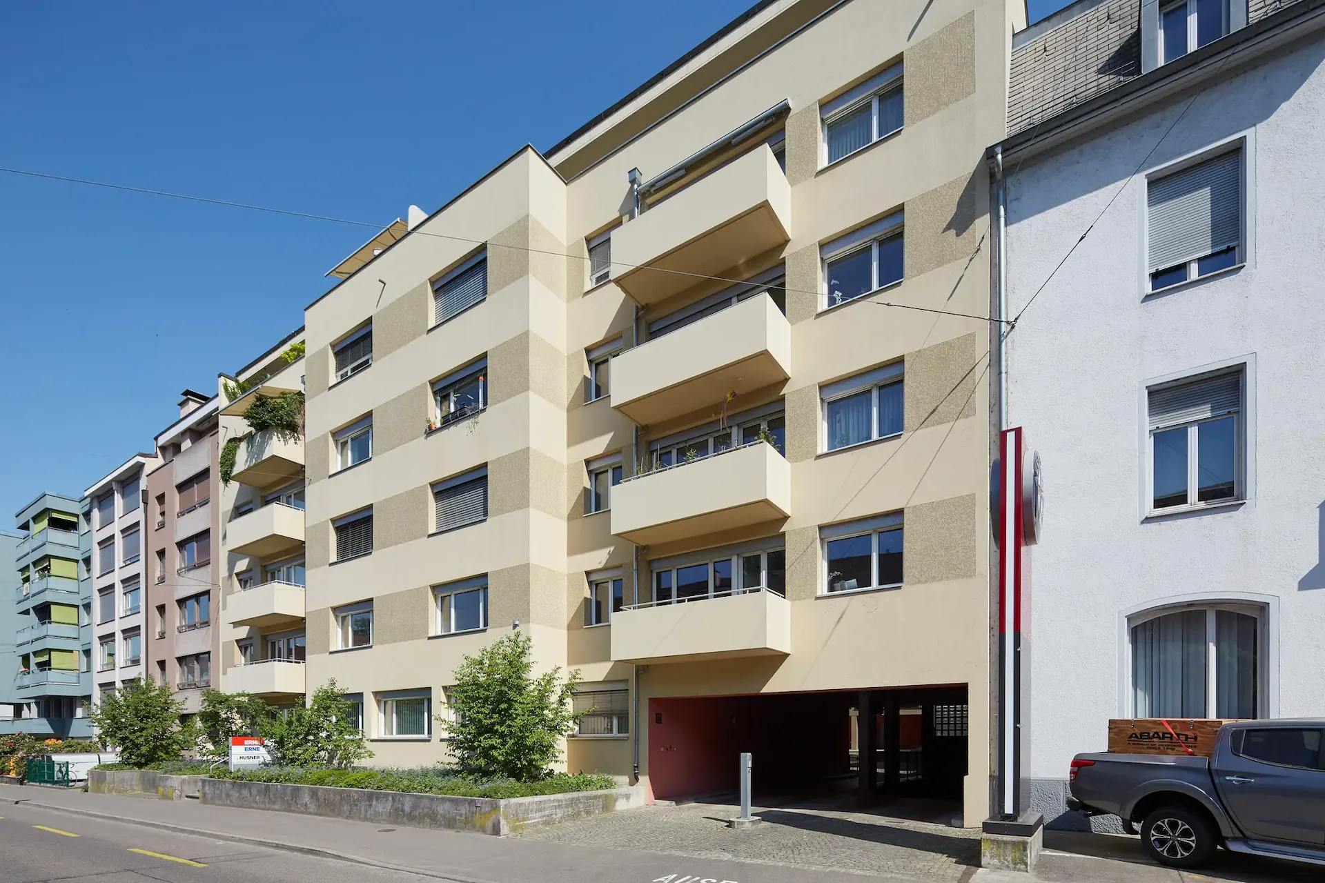 Ampio appartamento di 4,5 locali nel quartiere di Gundeldinger, vicino alla stazione SBB