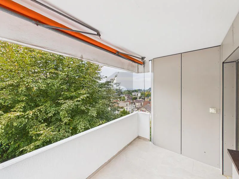 NOUVEAUMENT RÉNOVÉ - BALCON SPACIEUX ET VUE PANOARAMIQUE