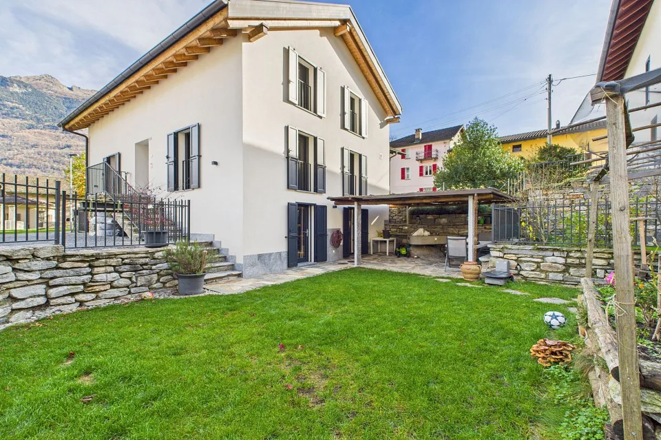Casa singola di recente costruzione eleganza comfort e tecnologia moderna