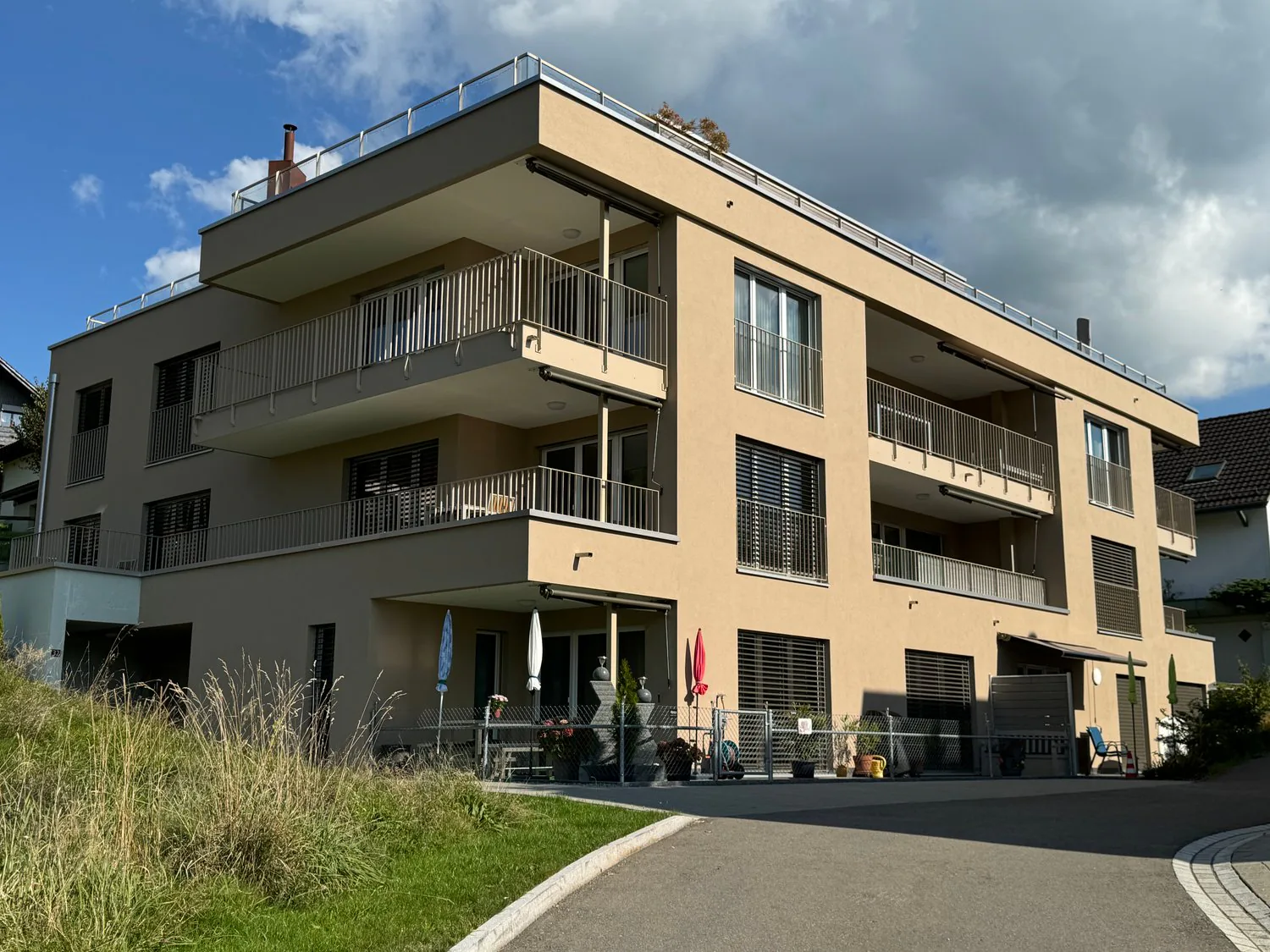 Moderne, schöne, grosse 3,5-Zimmerwohnung Parterre (BS.2)