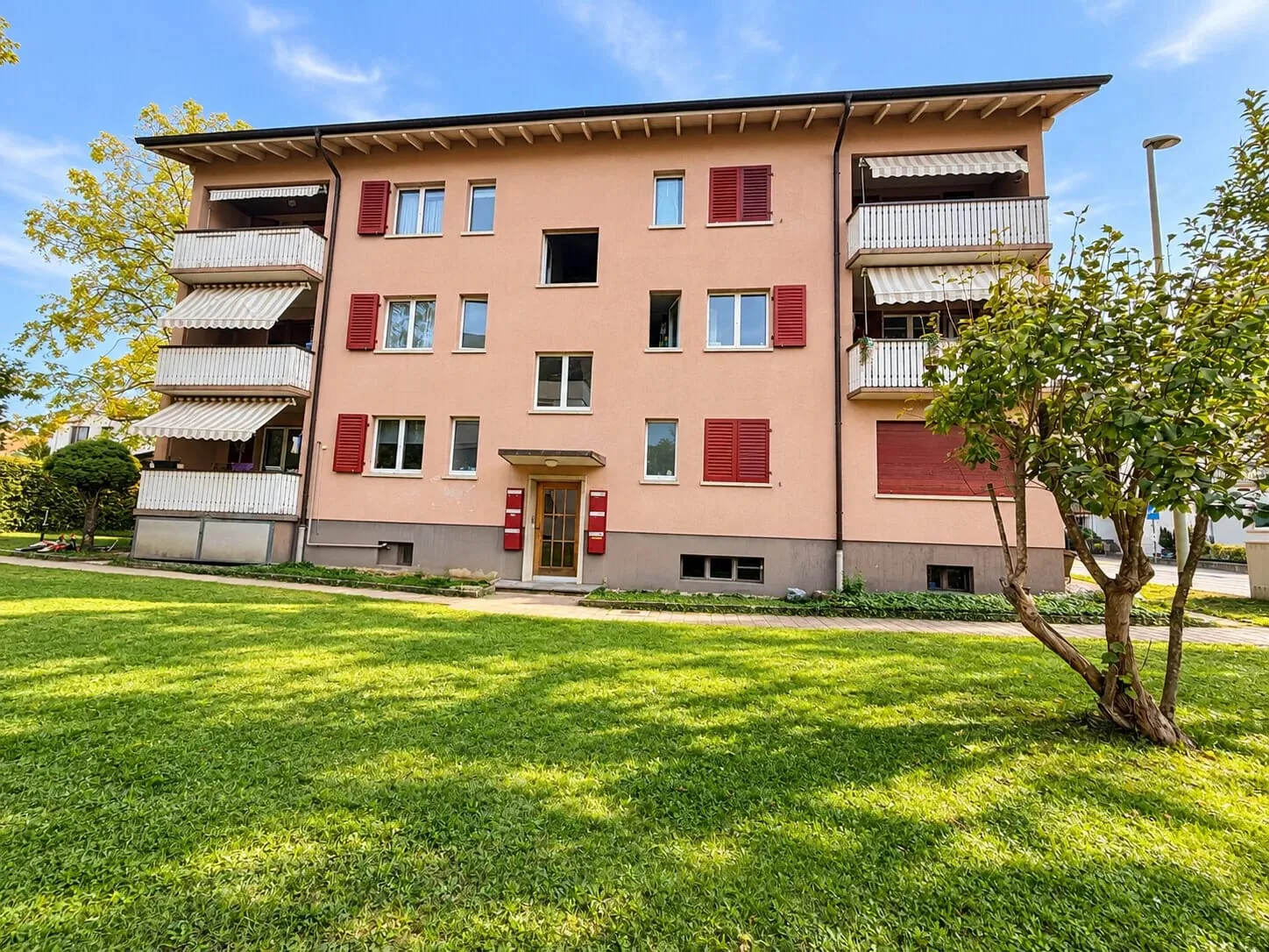 Appartement lumineux 3.5 pièces avec balcon à louer à Oberwil