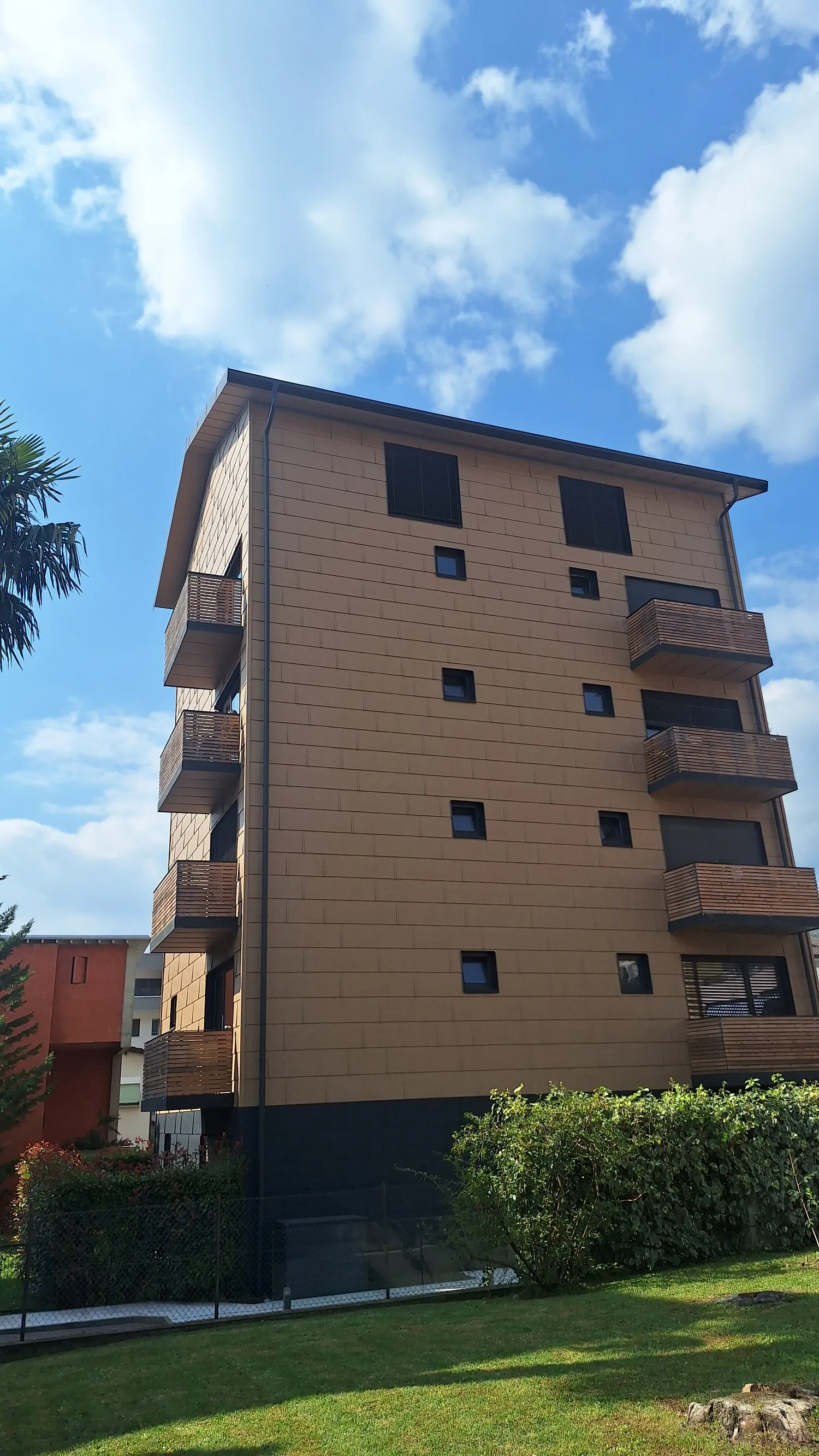 Esclusiva Residenza a Reddito, con 10 Appartamenti a Lugano - Viganello