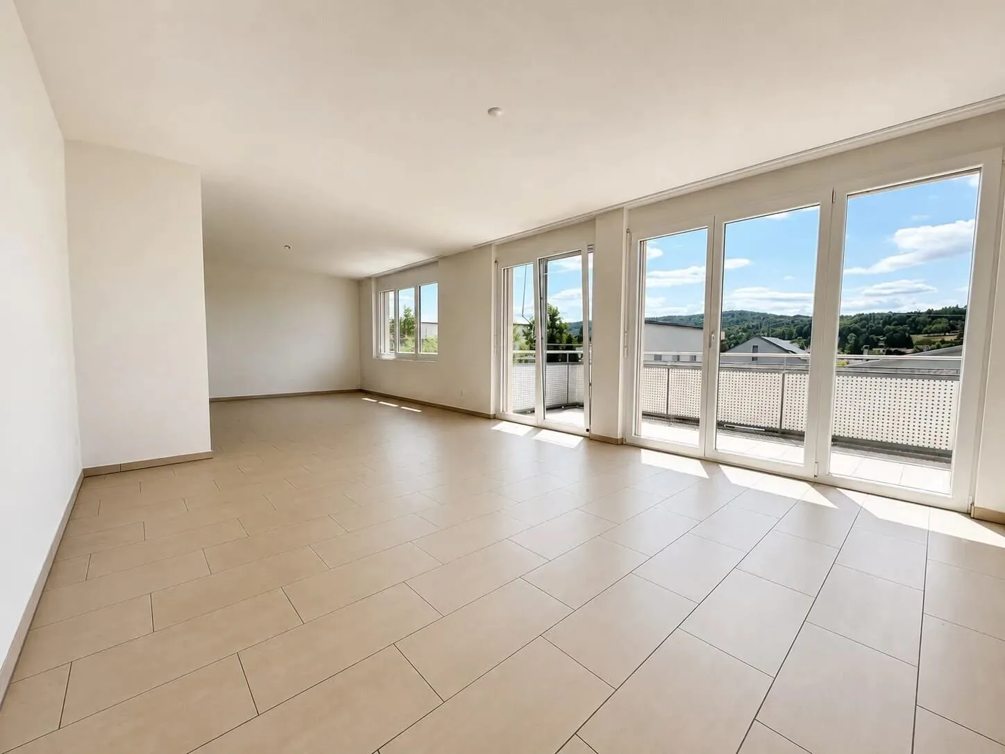 Maisonette 5.5 pièces avec balcon et vue loin à Scherz à louer