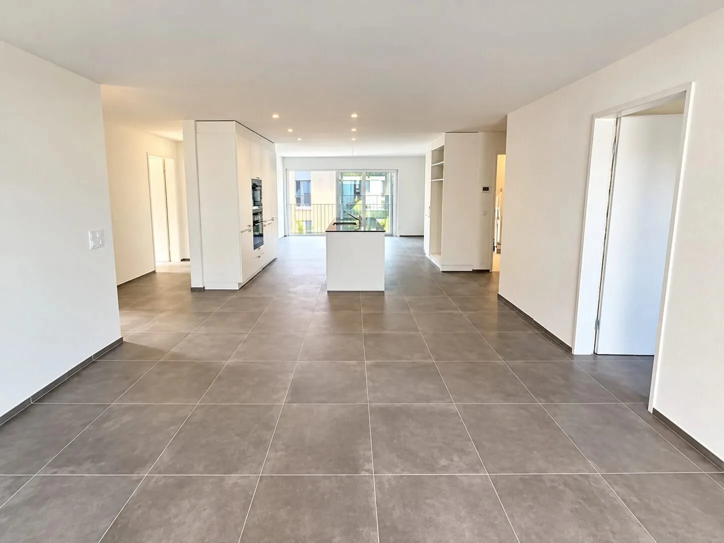 Appartement neuf de 4,5 pièces à louer avec balcon et ascenseur à Endingen